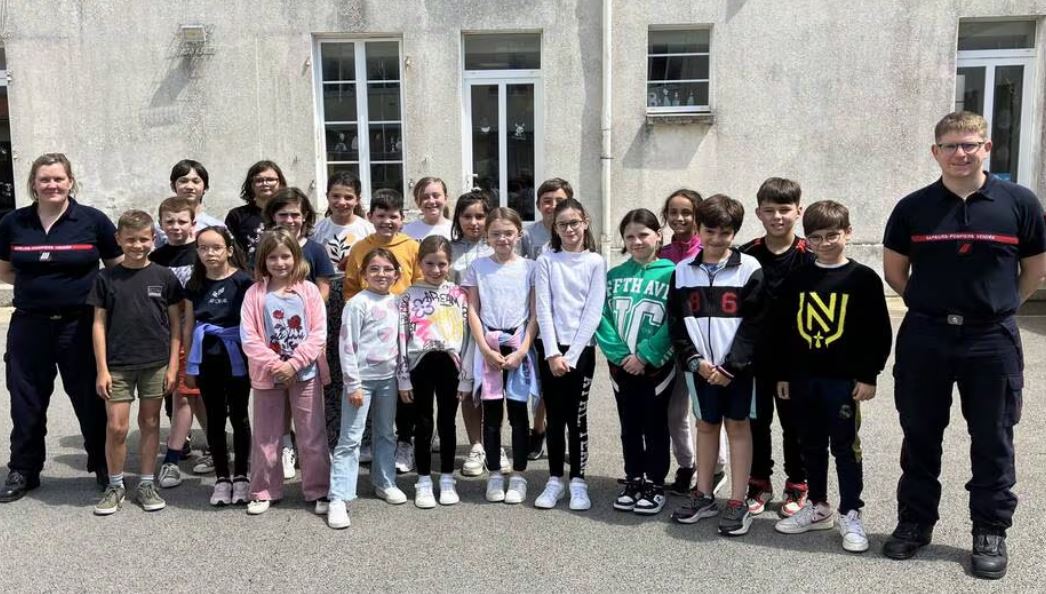 Les élèves de l’école de la Terre Conquise chez les sapeurs pompiers de St Michel